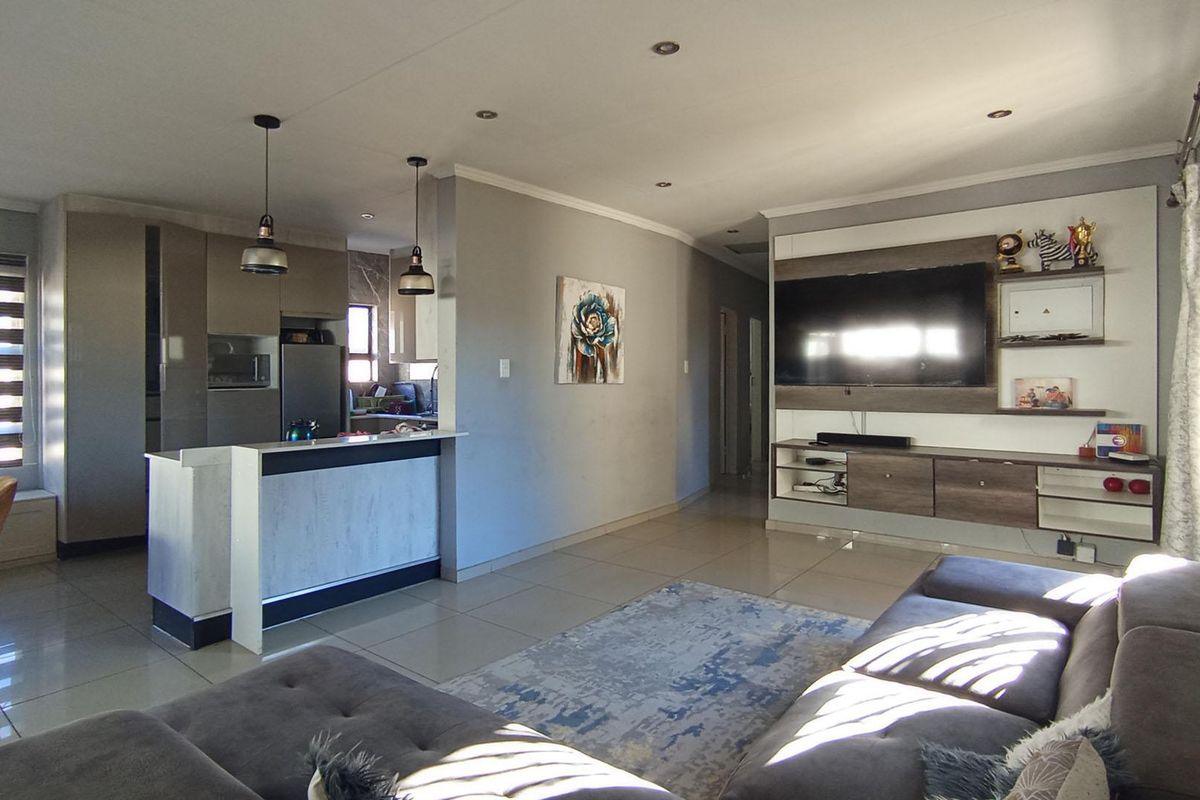 3-Bedroom Freehold Home on Spacious Stand in Amandasig - Photo 3