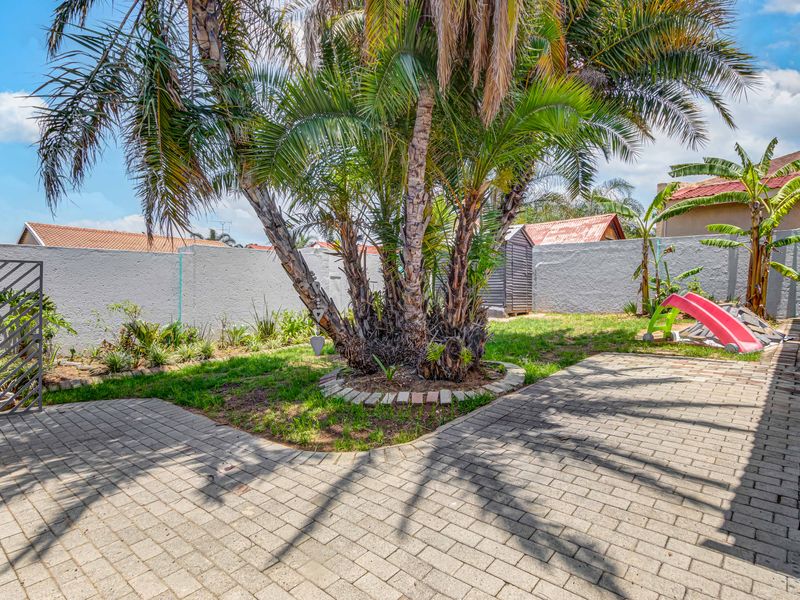 ✨ Modern 3.5-Bedroom Home for Sale | Secure Small Estate | Kelvin ✨ - Photo 2