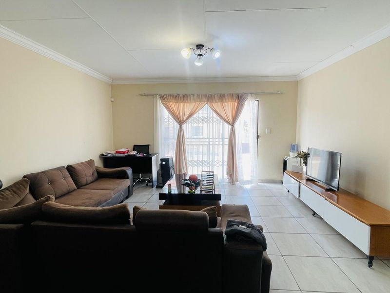 3 Bedroom Sectional - Title Home in Amandasig – Comfortable, Secure Living - Photo 2