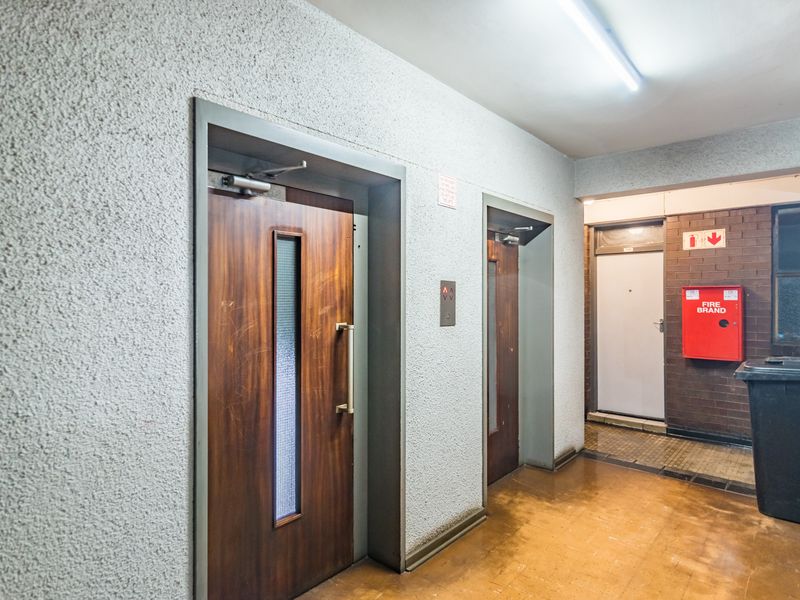 SPACIOUS 1-BEDROOM APARTMENT – PLEIN STREET, JOHANNESBURG CBD - Photo 2