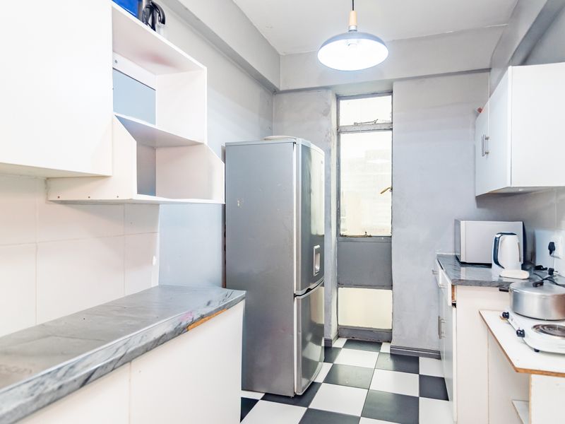 SPACIOUS 1-BEDROOM APARTMENT – PLEIN STREET, JOHANNESBURG CBD - Photo 8