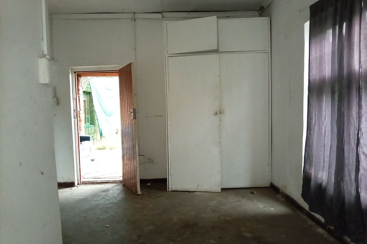 DEVELOPERS & INVESTORS. A GREAT PROJECT FIXER-UPPER WITH HUGE POTENTIAL - Photo 4