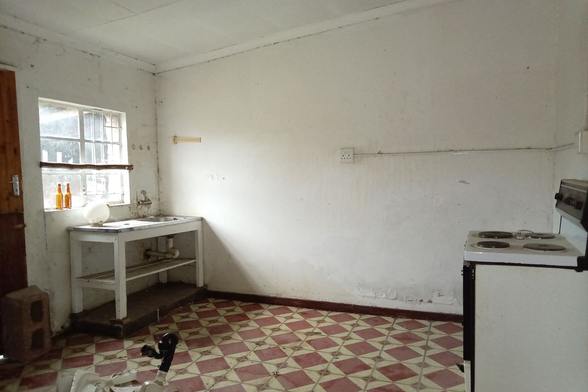 DEVELOPERS & INVESTORS. A GREAT PROJECT FIXER-UPPER WITH HUGE POTENTIAL - Photo 5