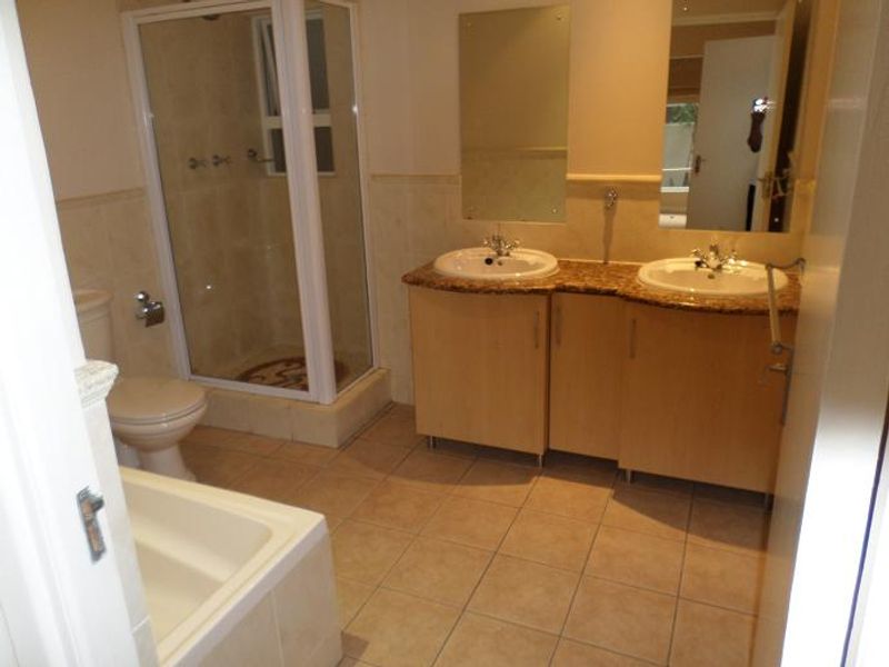 2 bedroom 2 bathroom Morningside - Photo 10