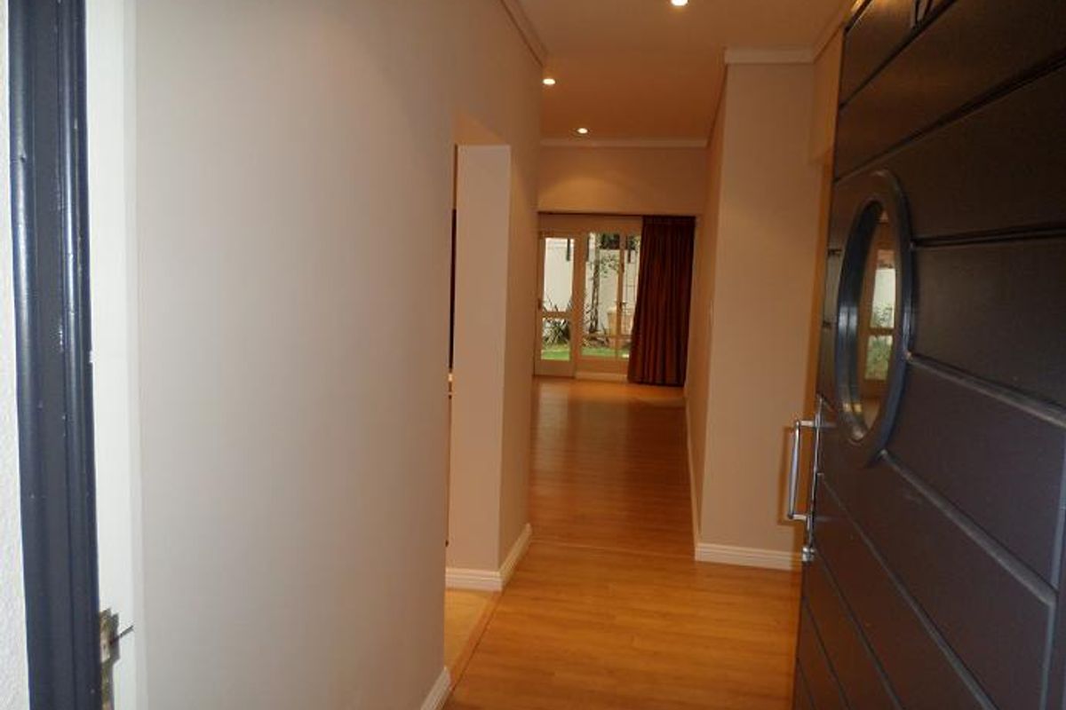 2 bedroom 2 bathroom Morningside - Photo 2