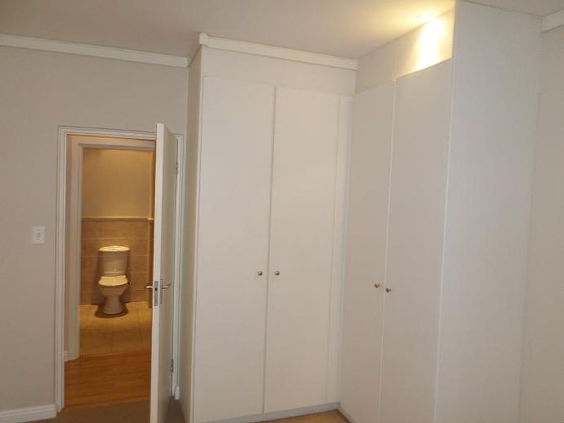 2 bedroom 2 bathroom Morningside - Photo 8