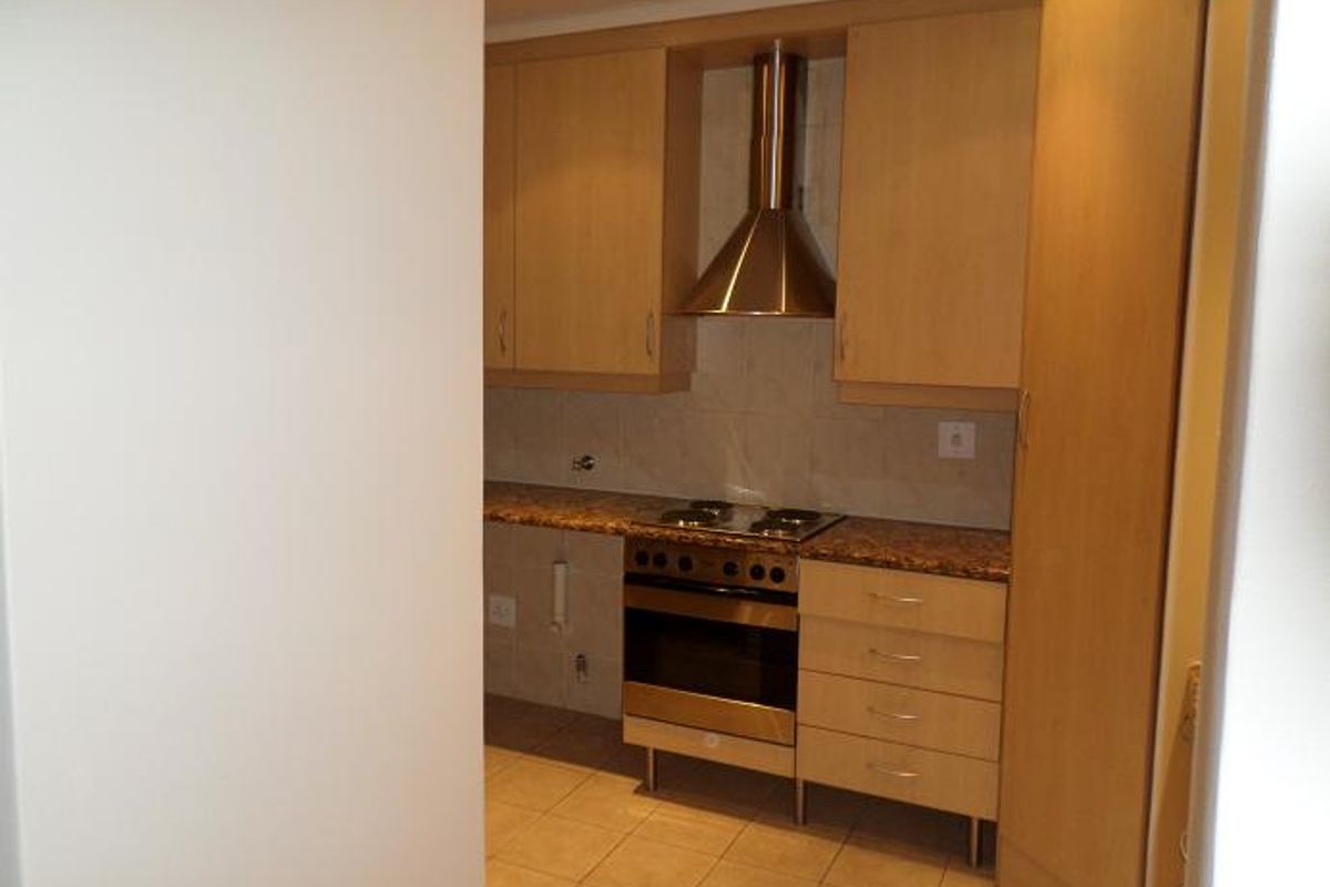 2 bedroom 2 bathroom Morningside - Photo 3