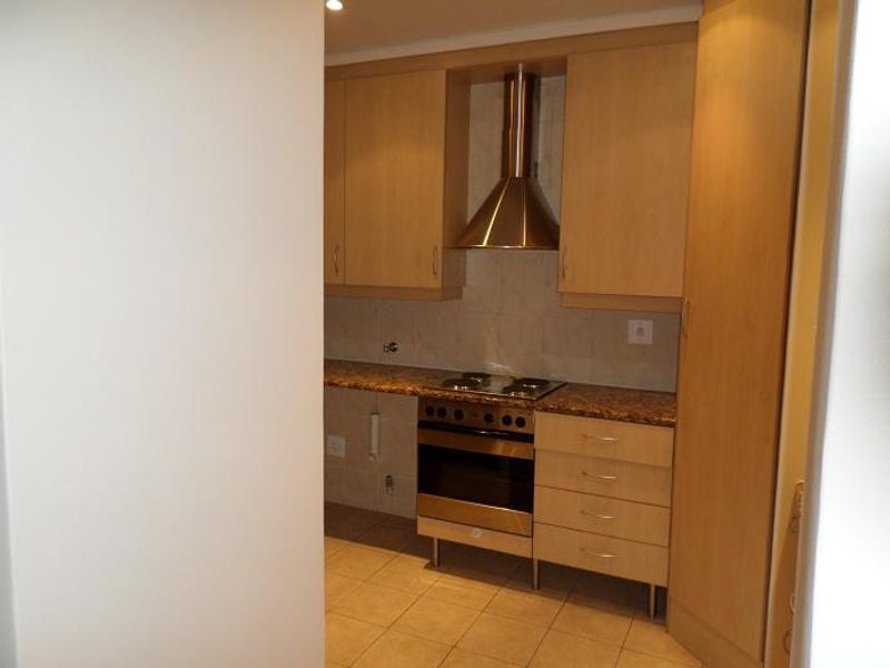 2 bedroom 2 bathroom Morningside - Photo 3