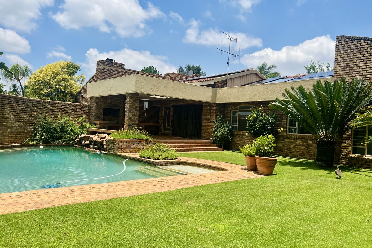 4 Bedroom House - Photo 5