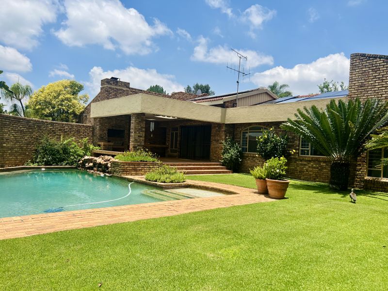 4 Bedroom House - Photo 5