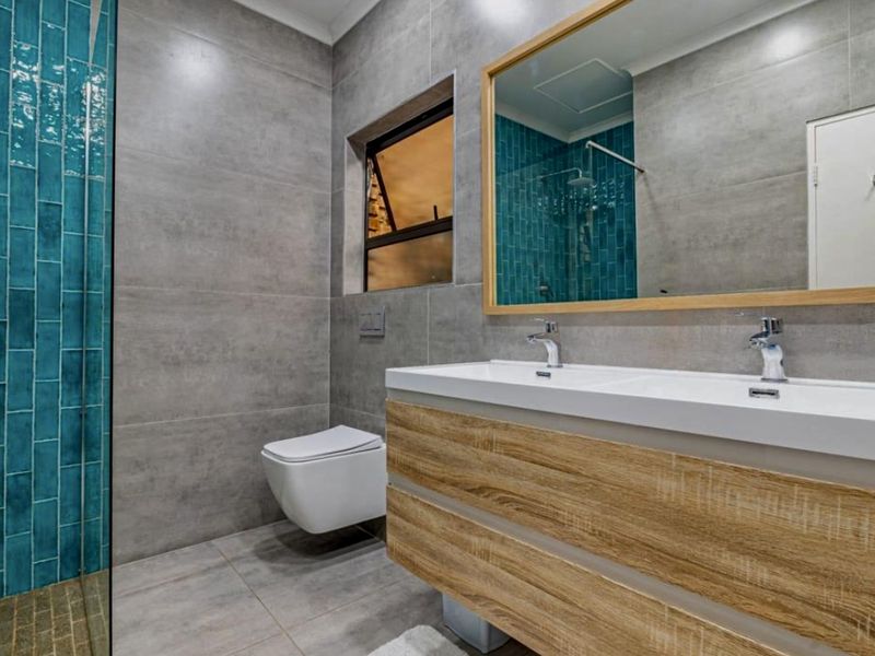 4 Bedroom House - Photo 9