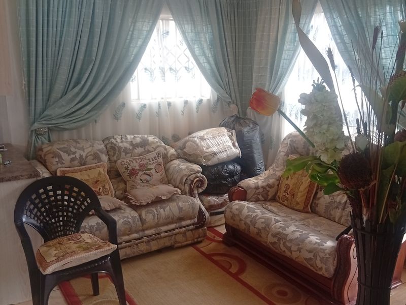 Charming 2-bedroom house in Protea Glen, Soweto—your perfect family home awaits! Call now! - Photo 7