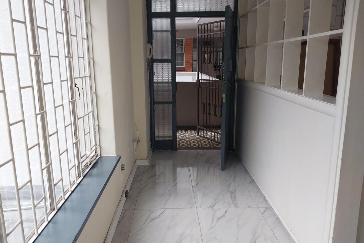 2 Bedroom | 2 Bathroom For Sale In Killarney - Photo 4