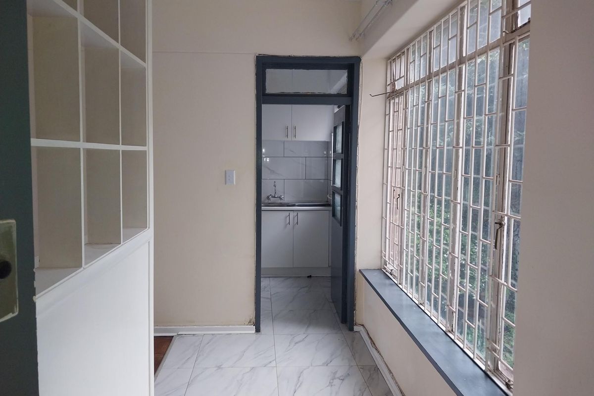 2 Bedroom | 2 Bathroom For Sale In Killarney - Photo 5