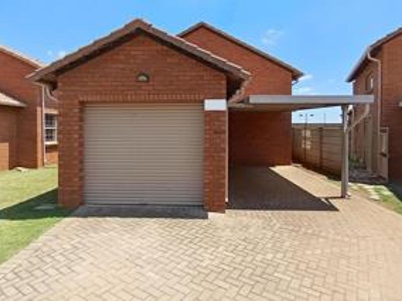 Sectional Title For Sale In Akasia - Photo 5