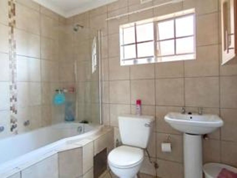 Sectional Title For Sale In Akasia - Photo 7