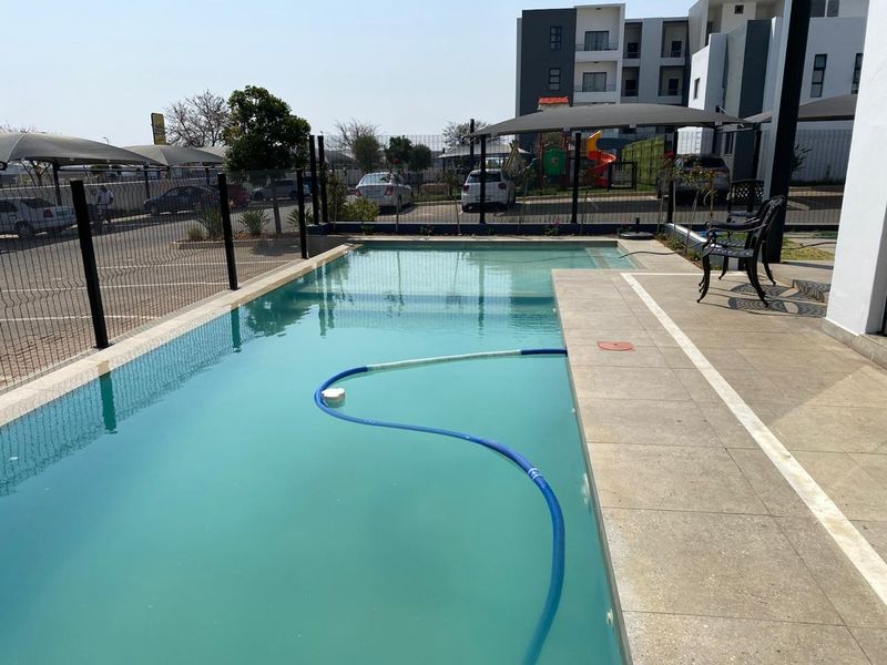 Modern, Corner One bedroom  Apartment for sale at 92 New - Photo 2