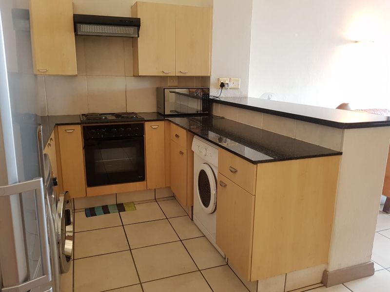 Penthouse 2 bed 2 bath sandton - Photo 2