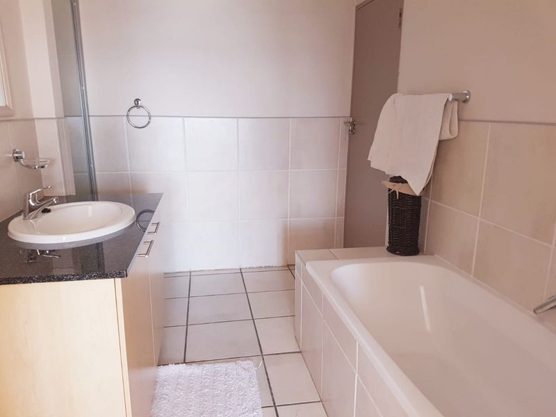 Penthouse 2 bed 2 bath sandton - Photo 8