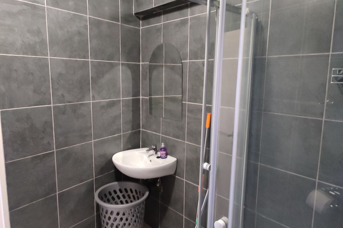 One Bedroom Apartment For Sale - Photo 5