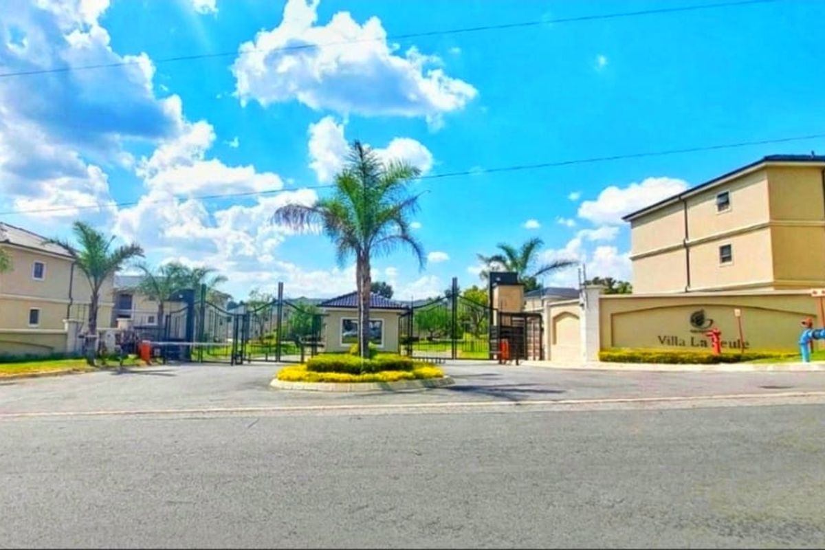 Modern Elegance Meets Security – Luxury 3-Bedroom Apartment in Prestigious Estate - Photo 2
