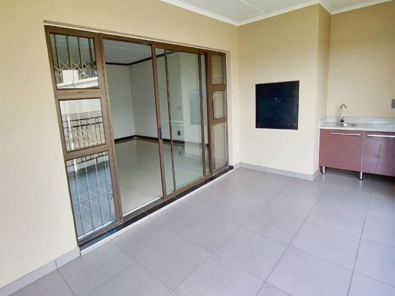 Modern Elegance Meets Security – Luxury 3-Bedroom Apartment in Prestigious Estate - Photo 10