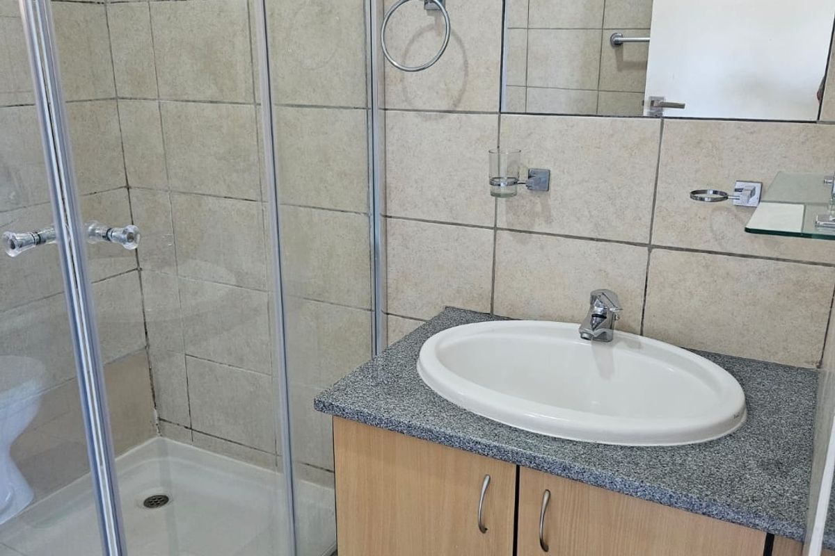 2 Bed 1 Bath For Sale In Milpark Mews - Photo 5