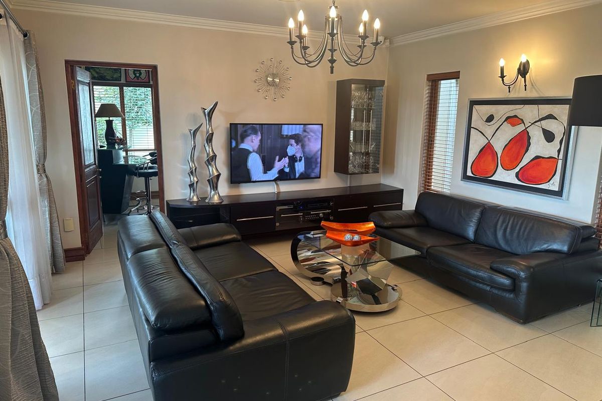 3 Bedroom Mediterranean Charm - Photo 5