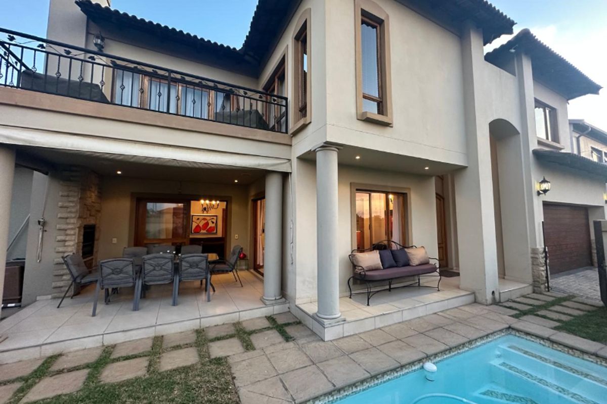 3 Bedroom Mediterranean Charm - Photo 2