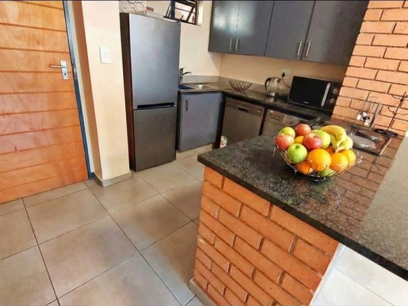Stunning 2-Bedroom Apartment for Sale in Waterfall Ridge Midrand - Photo 4