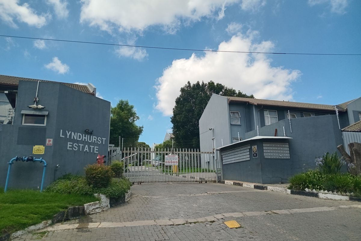 Townhouse For Sale - Photo 2