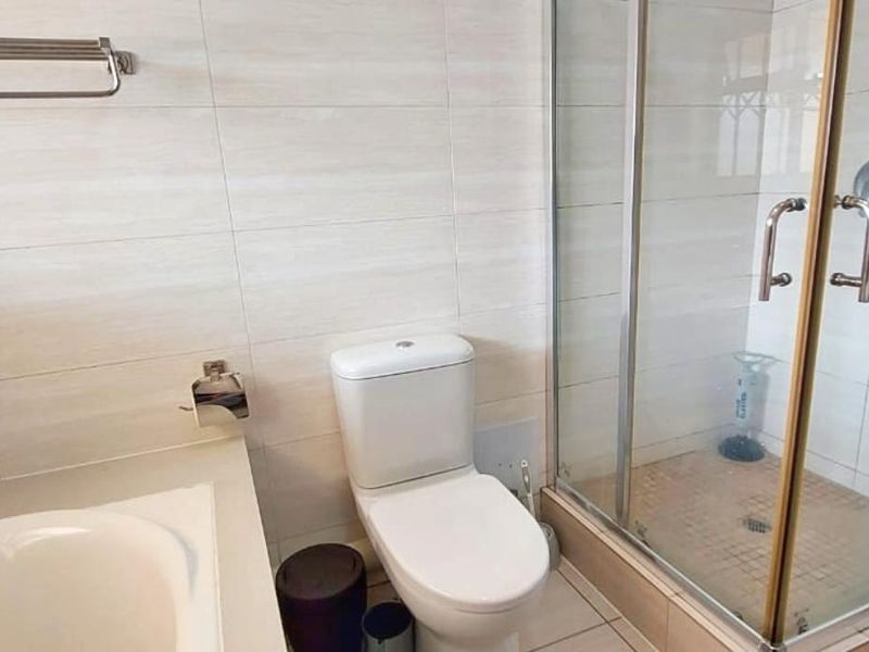 Modern & Stylish 1st-Floor Apartment in Exclusive Summerset - Photo 10