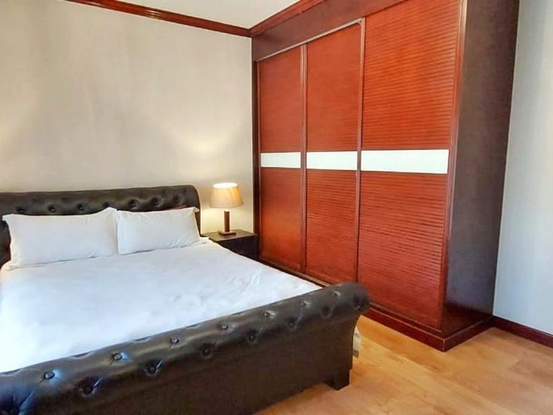 Modern & Stylish 1st-Floor Apartment in Exclusive Summerset - Photo 6