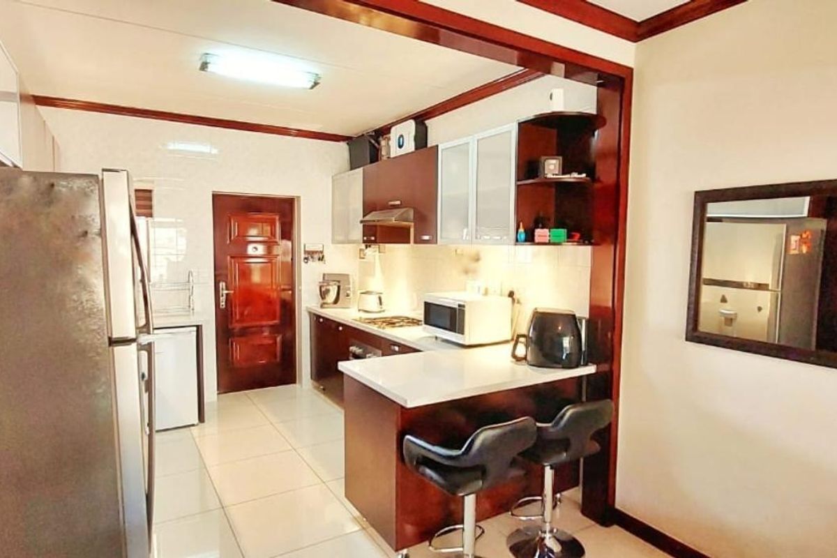 Modern & Stylish 1st-Floor Apartment in Exclusive Summerset - Photo 5