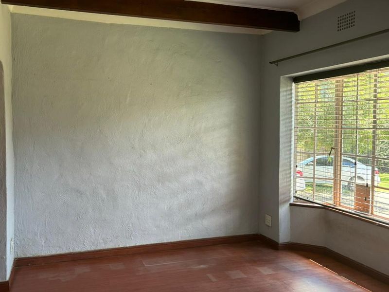 3 Bed | 1.5 Bath Commercial To Rent In Mondeor - Photo 10