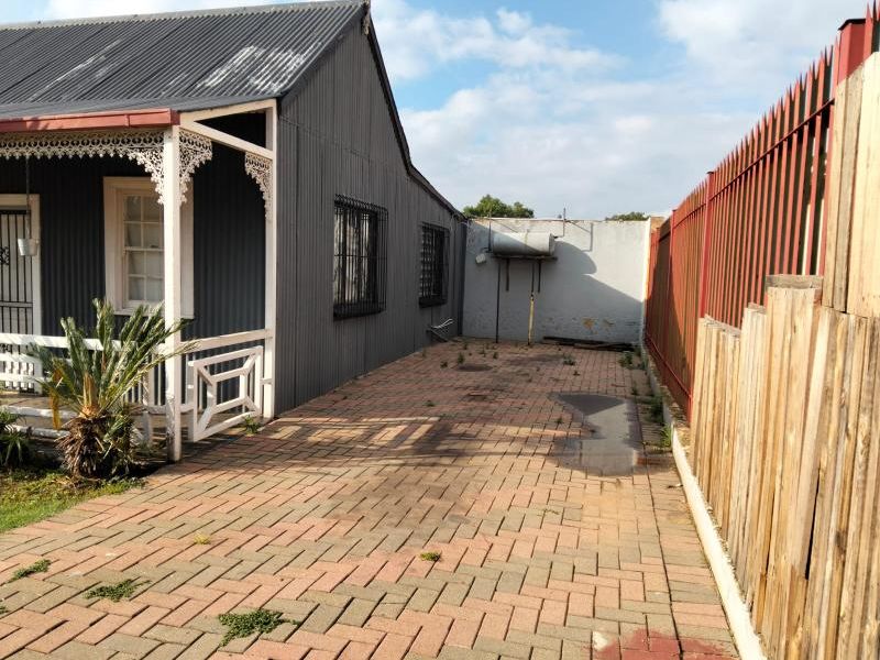TWO BEDROOM HOUSE FOR SALE IN TURFFONTEIN - Photo 2