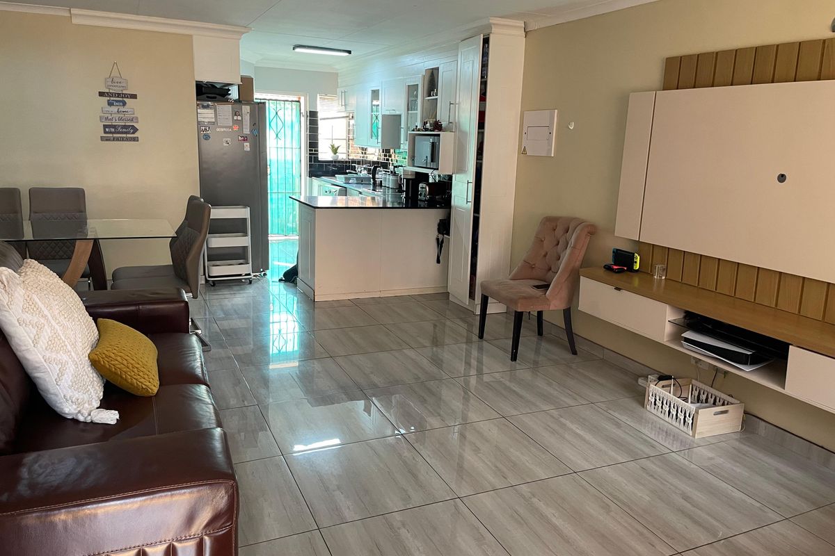 Stunning 3-bedroom townhouse for sale – your dream home awaits! - Photo 4