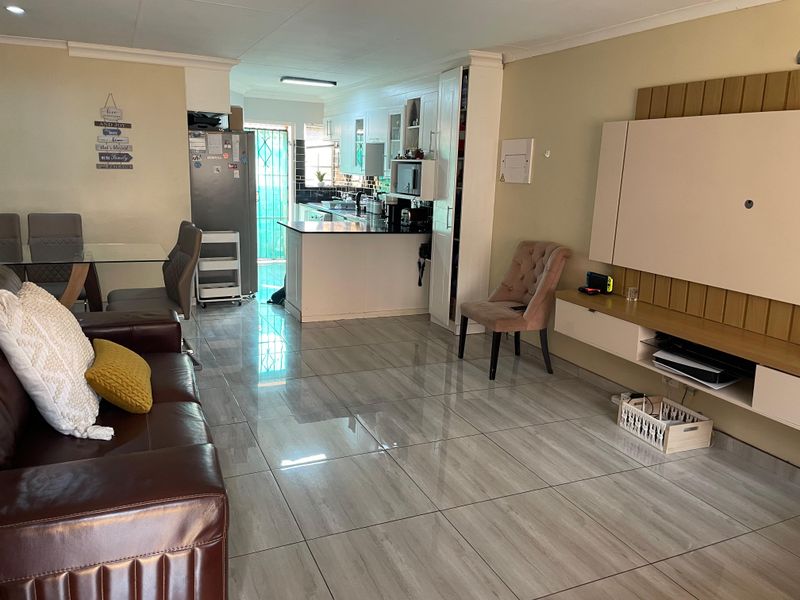 Stunning 3-bedroom townhouse for sale – your dream home awaits! - Photo 4