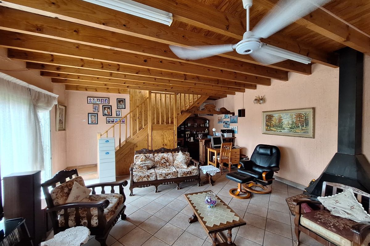 Charming 3-bedroom house for sale in Erasmia, Centurion – perfect for families and investors alike! - Photo 4