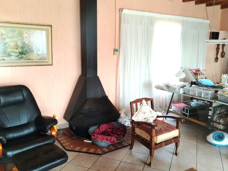 Charming 3-bedroom house for sale in Erasmia, Centurion – perfect for families and investors alike! - Photo 10