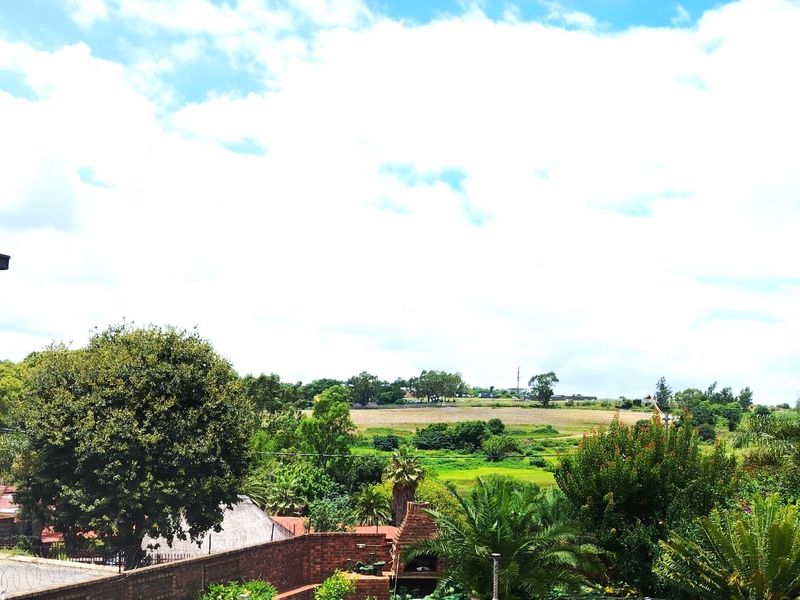 Charming 3-bedroom house for sale in Erasmia, Centurion – perfect for families and investors alike! - Photo 7