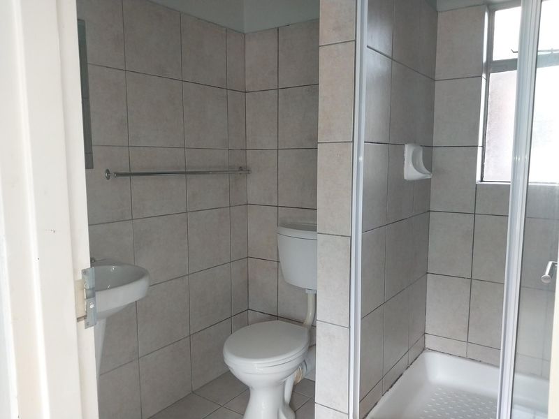 Nice Bachelor For Sale In 28 Stanley - Photo 10