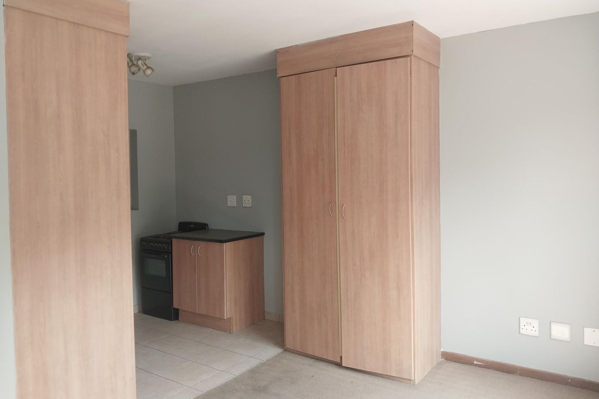 Nice Bachelor For Sale In 28 Stanley - Photo 3