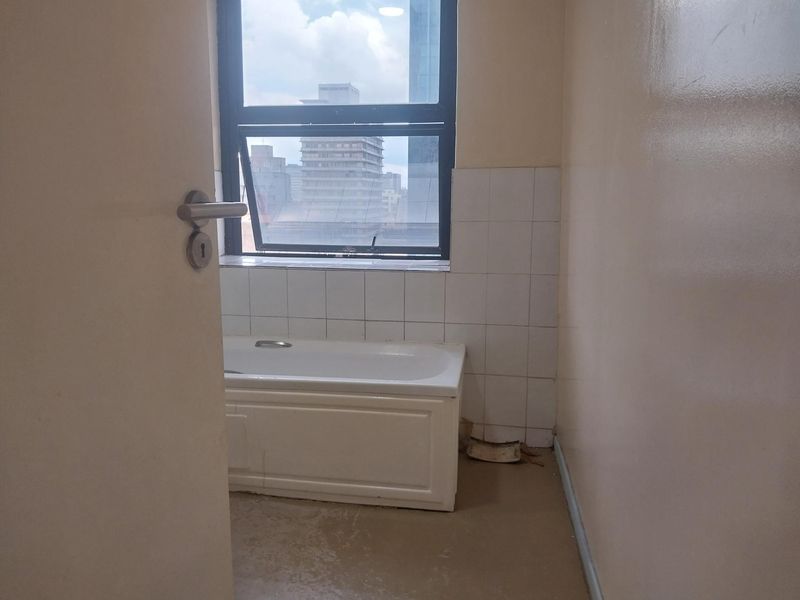 1 Bedroom For Sale In CBD - Photo 8