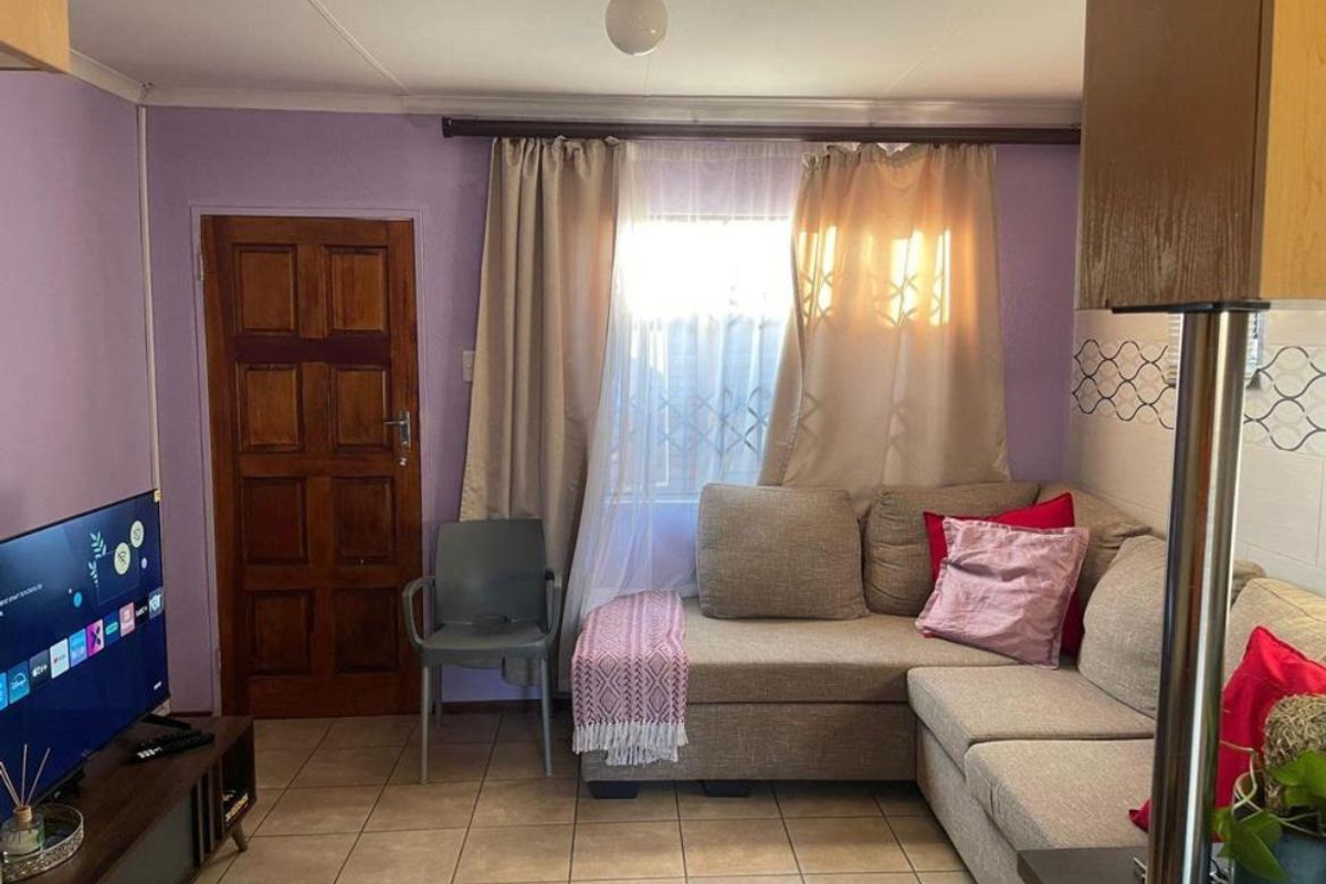 2-bedroom house for sale in Cosmo City, Perfect for first-time buyers and Investors Alike! - Photo 4