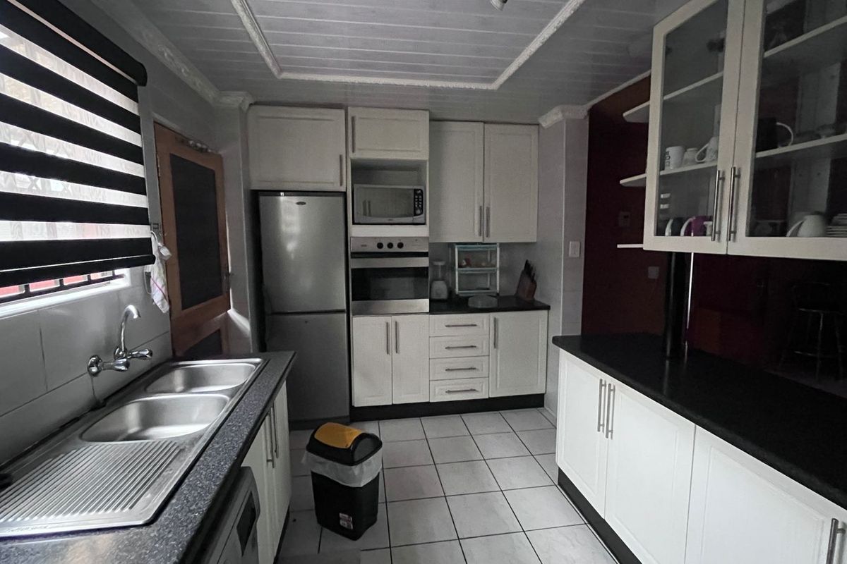 Spacious 5 Bedroom Home In Ormonde - Photo 5