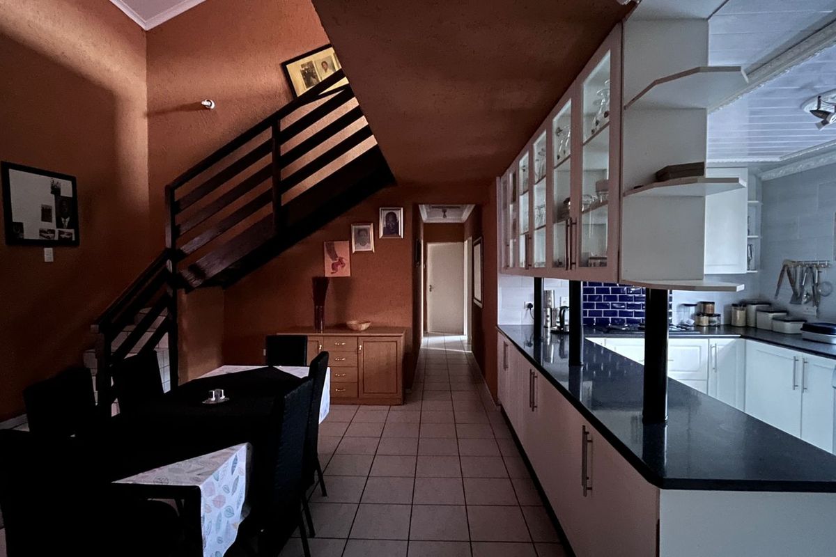 Spacious 5 Bedroom Home In Ormonde - Photo 4