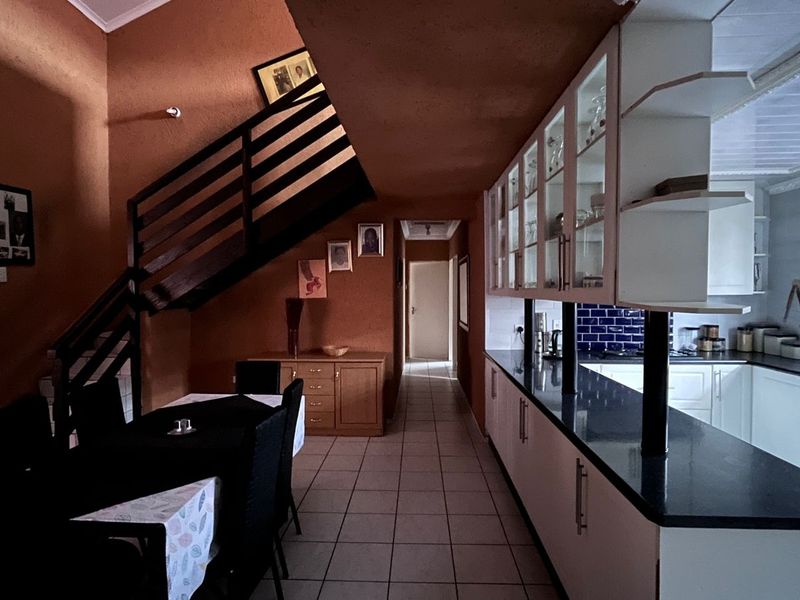 Spacious 5 Bedroom Home In Ormonde - Photo 4