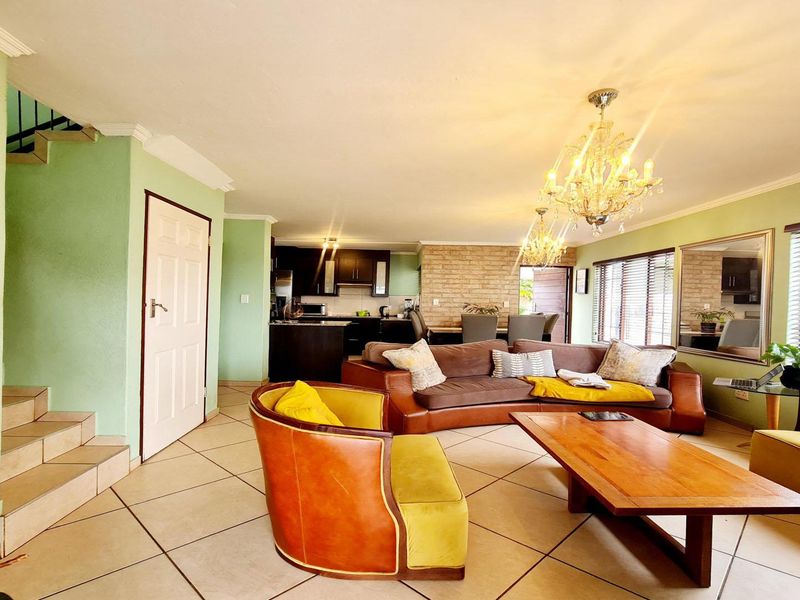 Contemporary Estate Living! - Photo 2