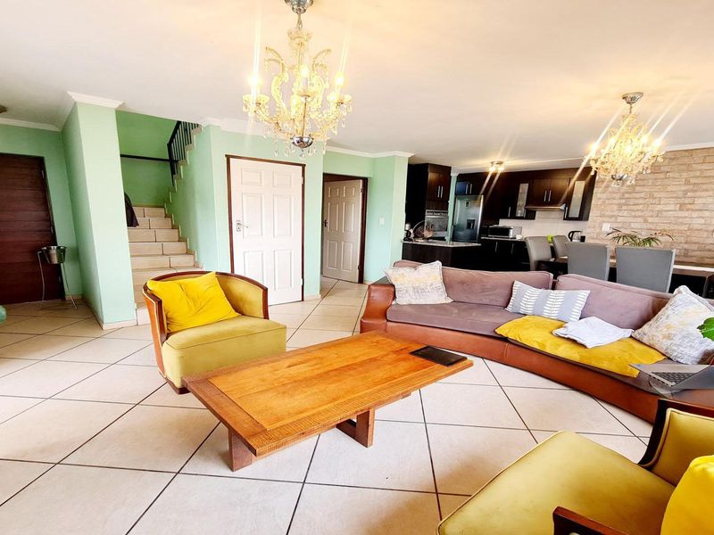 Contemporary Estate Living! - Photo 8